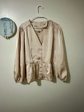 Old Navy Cream Button-Front Peplum Blouse